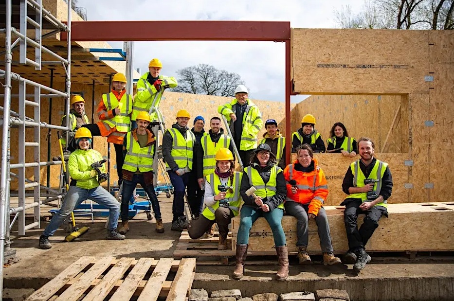 Giroscope 40 lunch plus high tech innovation for community value