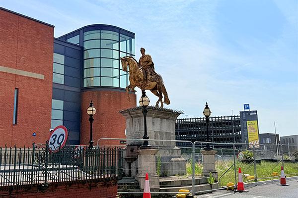 King William III statue
