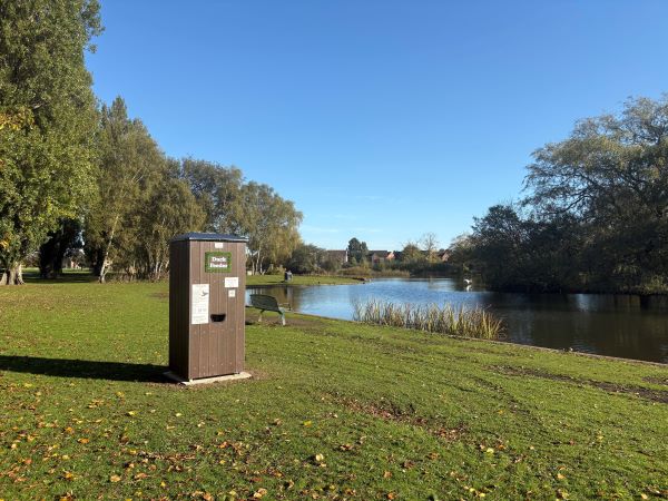 duck feeder